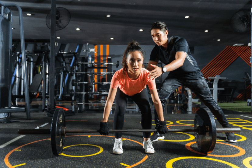 दुसरीकडे जाण्यापेक्षा स्वतच बना Gym Trainer| जॉब रोल, सॅलरी in Marathi
