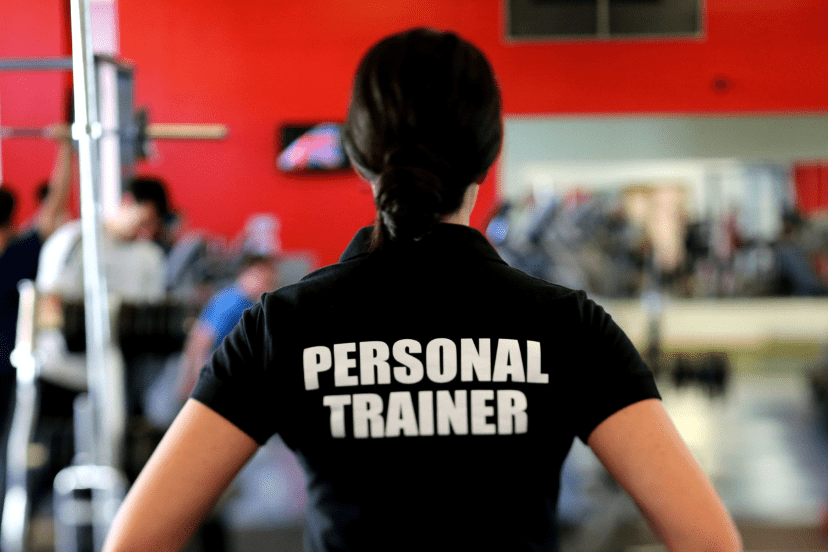दुसरीकडे जाण्यापेक्षा स्वतच बना Gym Trainer| जॉब रोल, सॅलरी in Marathi